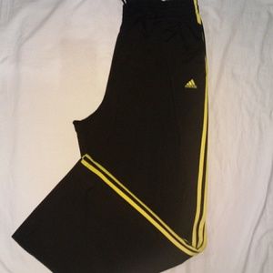 Men's ADIDAS Training Pants... Size 2XL